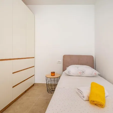 Holiday Home Zvone - Cozy And Comfortable Ferienhaus Novigrad (Dalmatia)