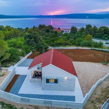 Holiday Home Zvone - Cozy And Comfortable Ferienhaus *