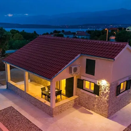 Holiday Home Zvone - Cozy And Comfortable *