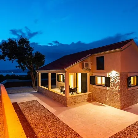 Feriehus Holiday Home Zvone - Cozy And Comfortable Novigrad (Dalmatia)