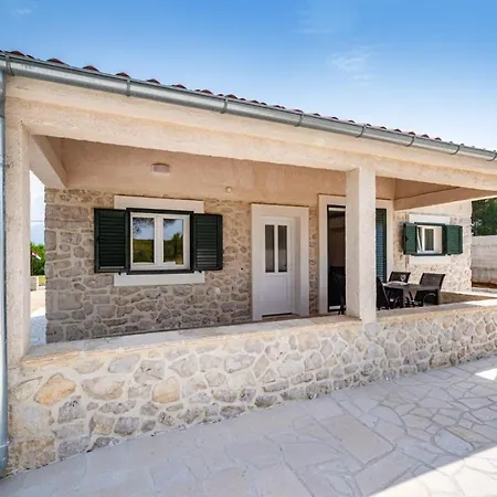 Holiday Home Zvone - Cozy And Comfortable