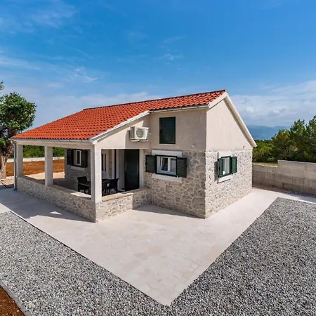 Holiday Home Zvone - Cozy And Comfortable 노비그래드달마샤